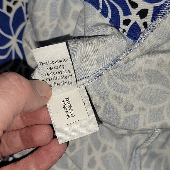 DIANE VON FURSTENBURG Size 6 New Della Dress, Lace Petals pattern, sarong sheath - Picture 8 of 10